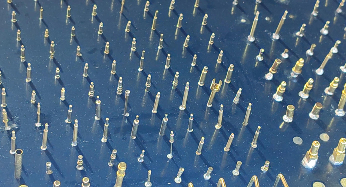 德能电子磁吸Pogo Pin与连接器线缆组件产品实拍